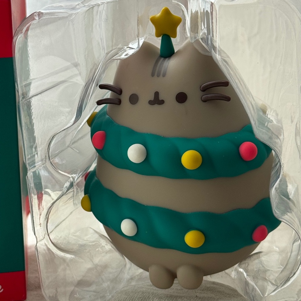 Pusheen Vinyl Figure (Christmas)